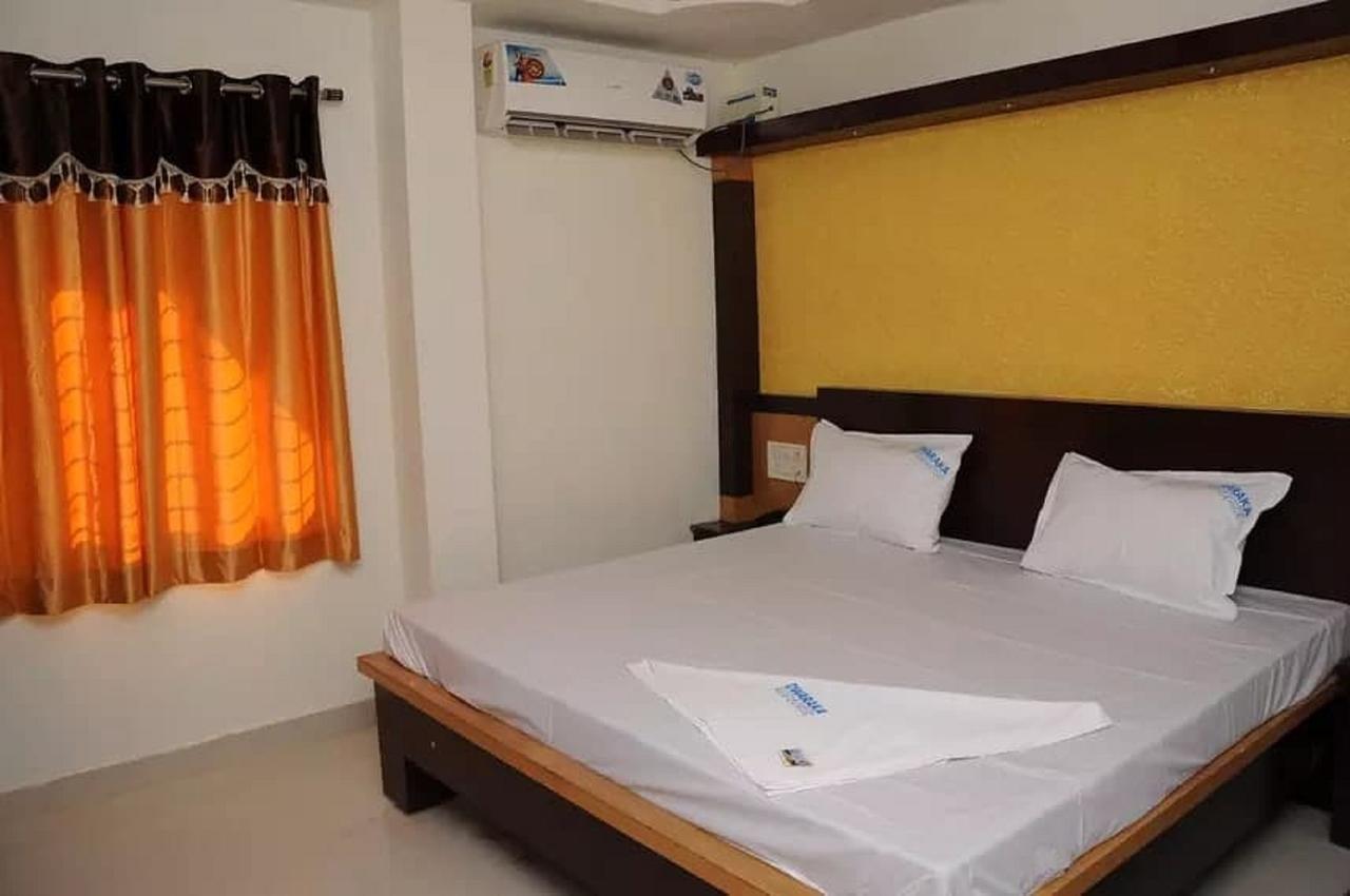 Hotel Dwaraka Residency Kākināda Exteriér fotografie